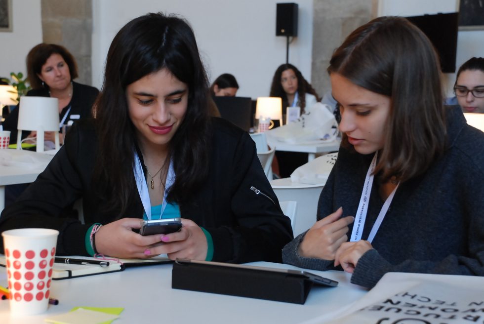 Portuguese Women In Tech: Hackathon Juntou 60 Profissionais Na Procura De Comportamentos Sustentáveis